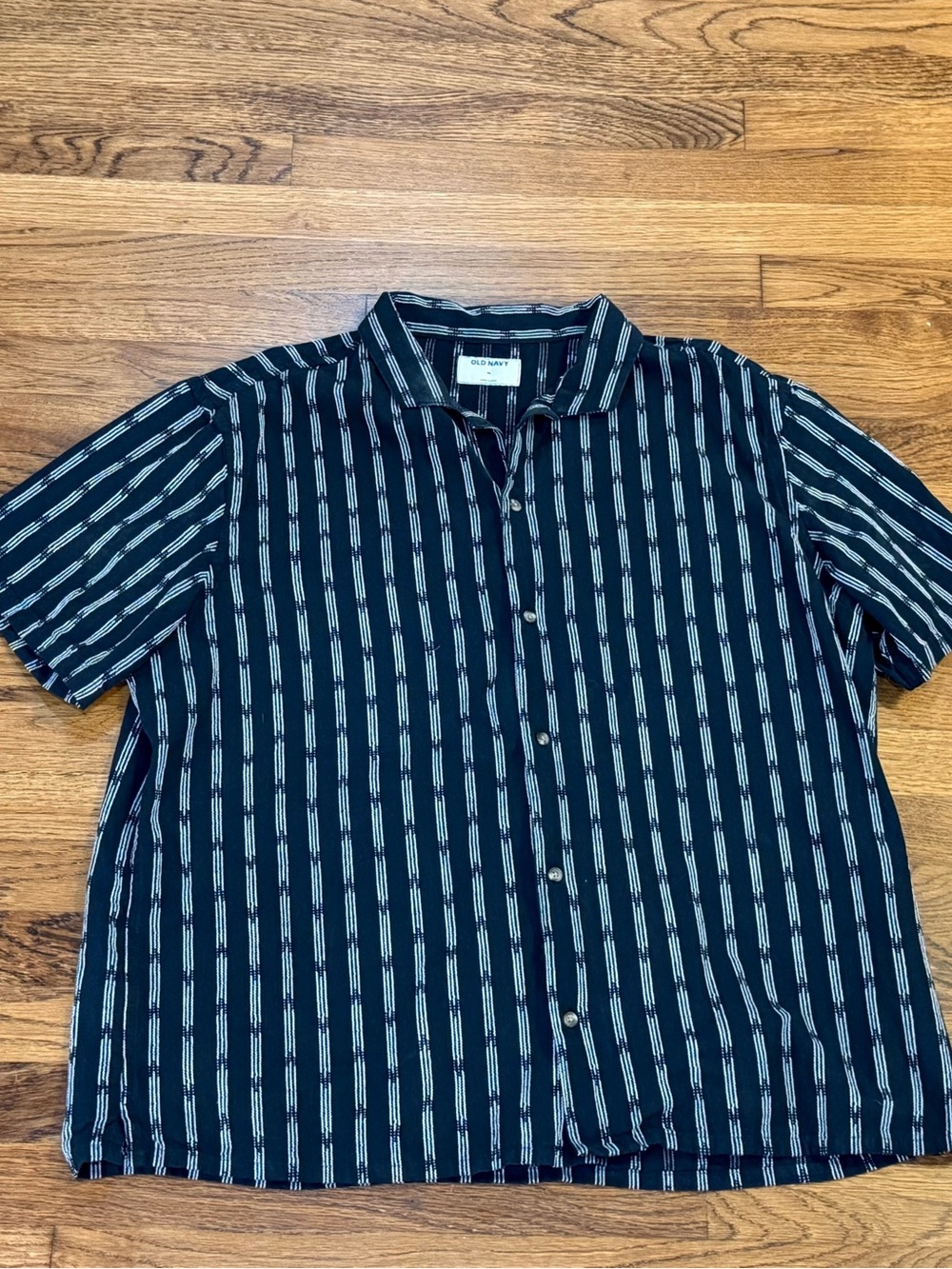 Old Navy Men’s XL Navy Blue White Stripe Short Sleeve Button Up 100% Cotton